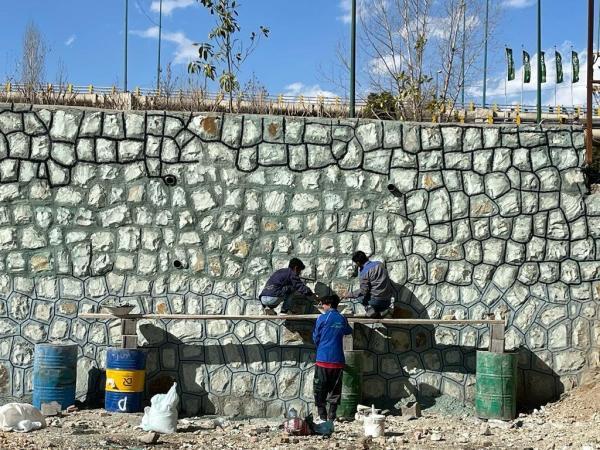افزایش امنیت شهروندان با ساخت دیوارهای سنگی افزایش امنیت شهروندان با ساخت دیوارهای سنگی