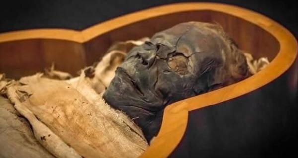 ببینید ، کشف مومیایی 1200 ساله یک نوجوان با پوست سالم