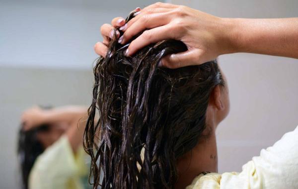 9 مورد از مهم ترین نکات شستن مو قبل از رنگ کردن